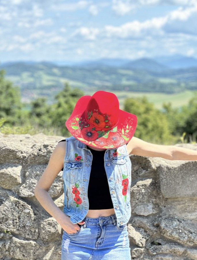 Ručně malované oblečení od Pavly Hanouskové – tx-60